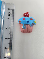 BLUE CUPCAKE CHARM X6