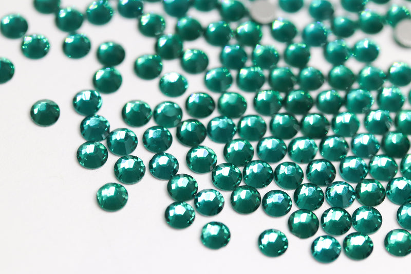 Emerald SS10 (Unicorn Lab Rhinestones)