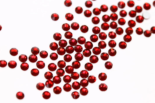 Dark Siam SS6 (Unicorn Lab Rhinestones) x100 - Unicorn Lab