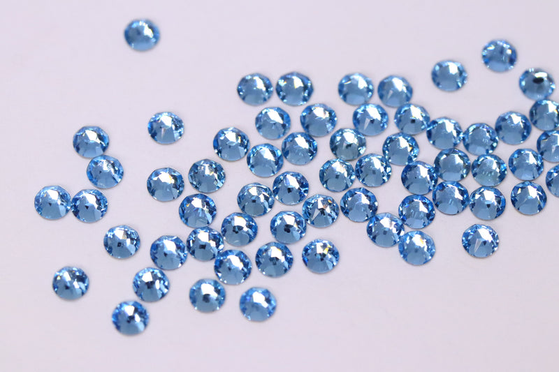 Aquamarine SS10 (Unicorn Lab Rhinestones)