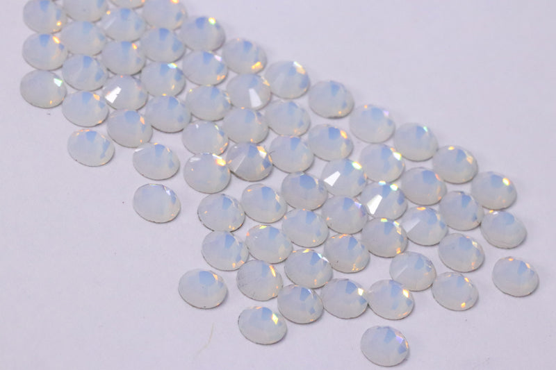 White Opal SS10 (Unicorn Lab Rhinestones)