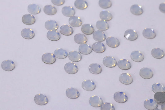 White Opal SS6 (Unicorn Lab Rhinestones) - Unicorn Lab
