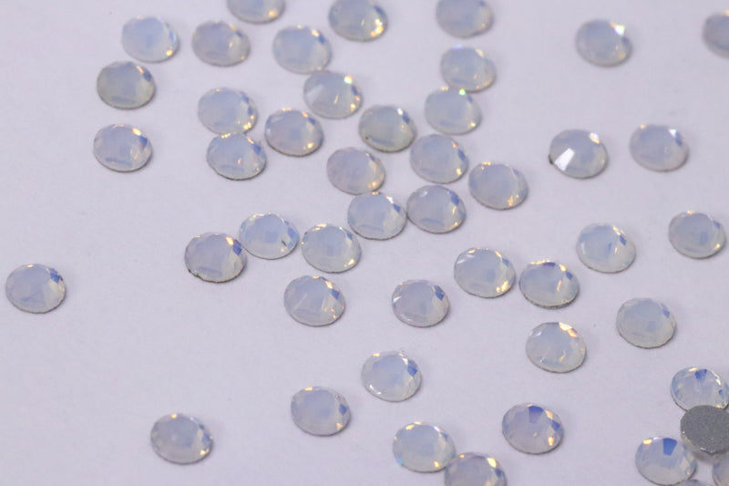 White Opal SS6 (Unicorn Lab Rhinestones)