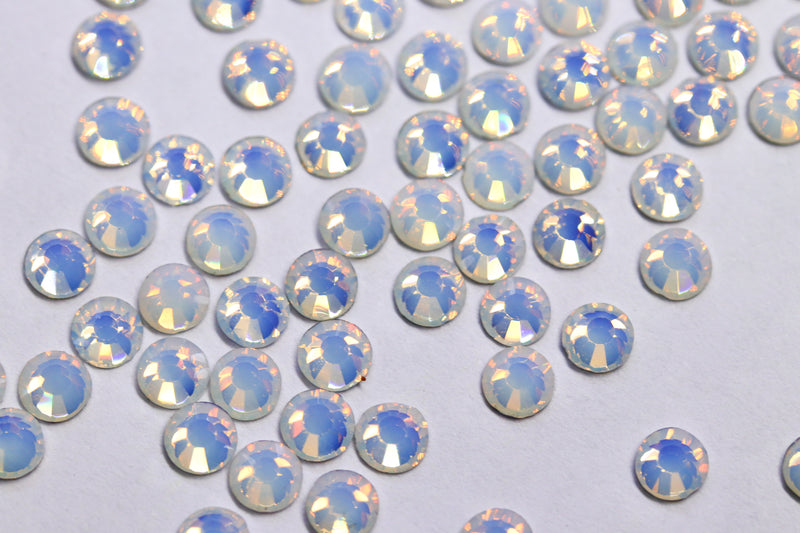 White Opal SS12 (Unicorn Lab Rhinestones)